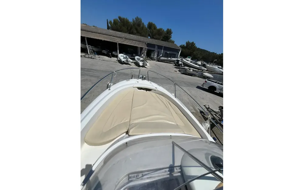 slider 21 Jeanneau Cap Camarat 715 WA