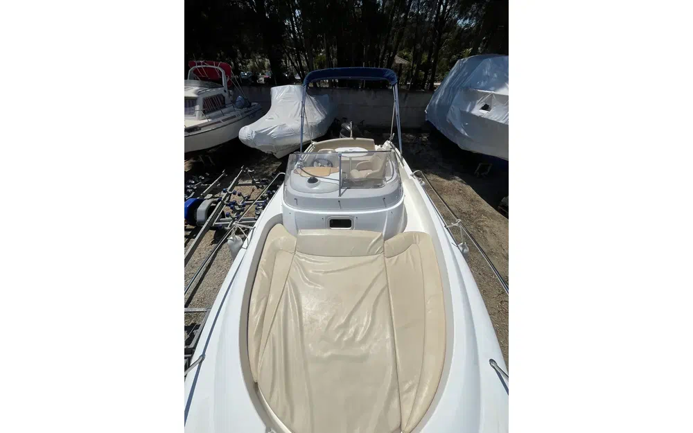 slider 24 Jeanneau Cap Camarat 715