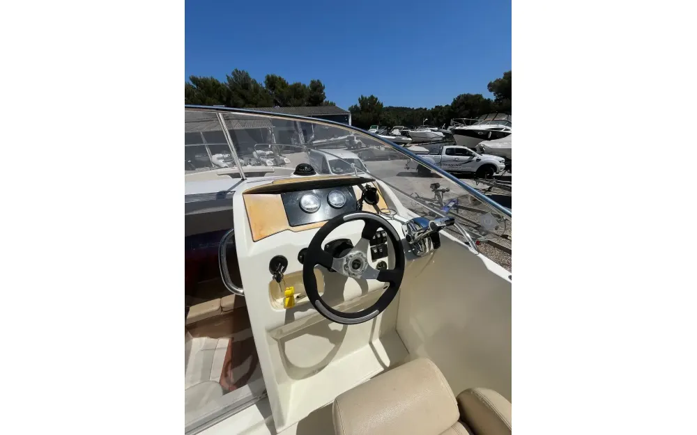 slider 28 Jeanneau Cap Camarat 715 WA