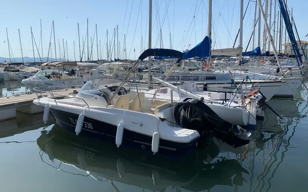 slider 5 Jeanneau Cap Camarat 715 WA