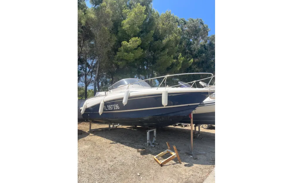 slider 6 Jeanneau Cap Camarat 715 WA
