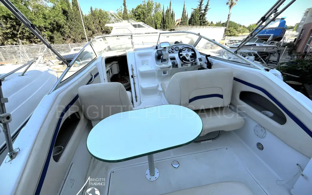 slider 2 Chris Craft  260 Express Cruiser