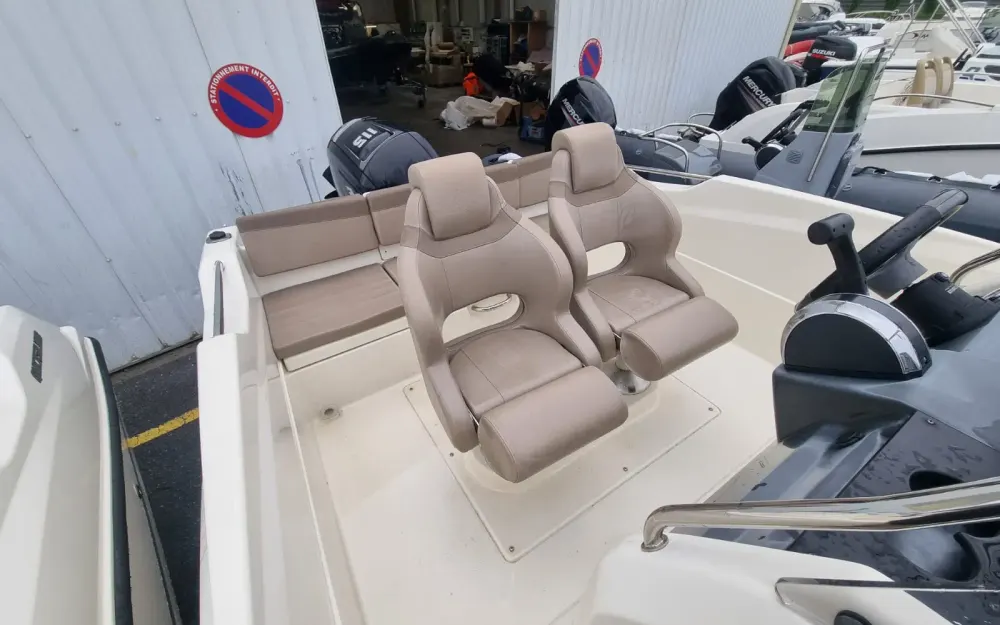 slider 9 Quicksilver Activ 555 Open