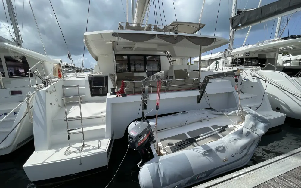 slider 0 Fountaine Pajot Saona 47