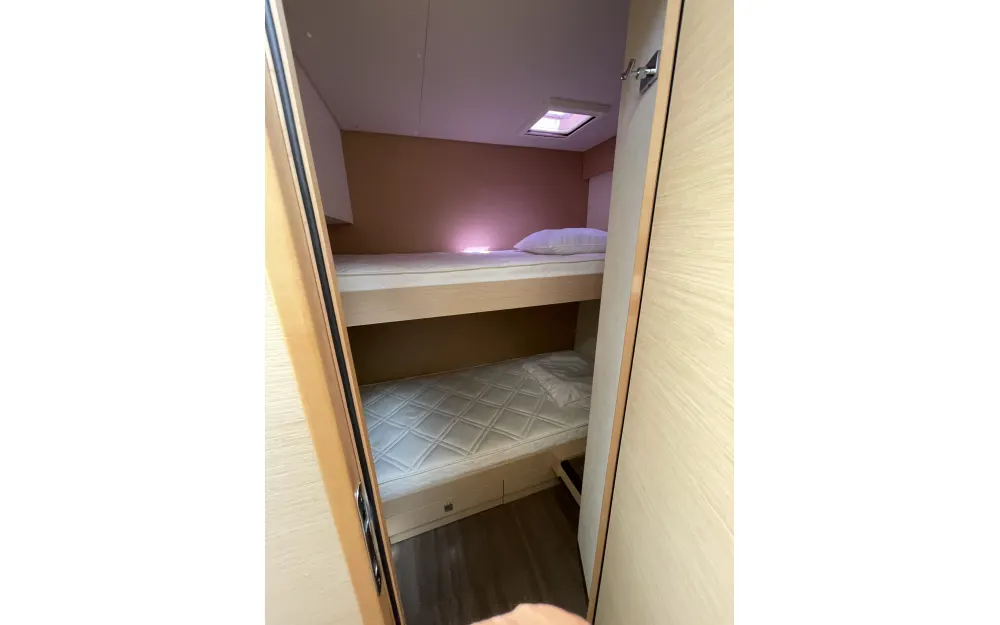 slider 18 Fountaine Pajot Saona 47