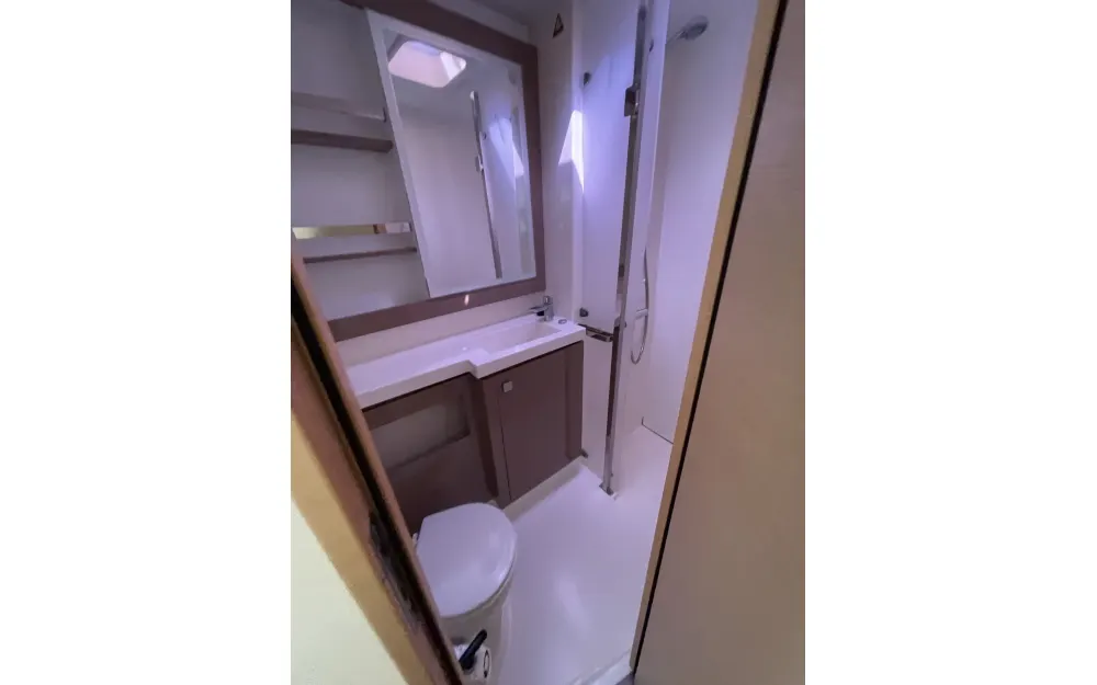 slider 21 Fountaine Pajot Saona 47