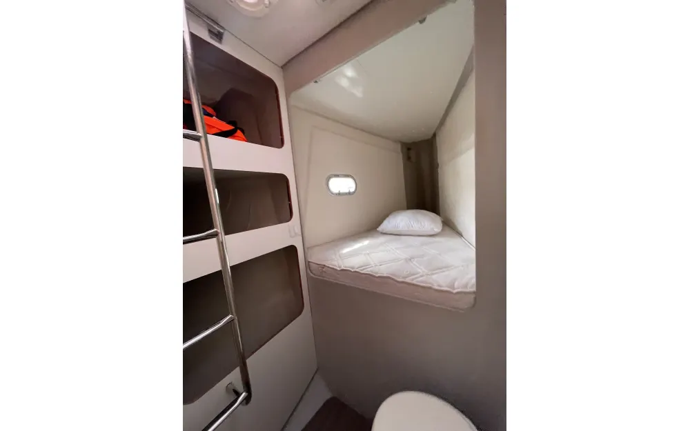 slider 22 Fountaine Pajot Saona 47