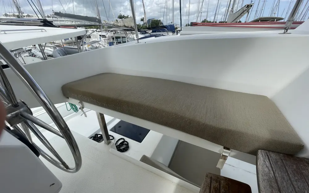 slider 24 Fountaine Pajot Saona 47