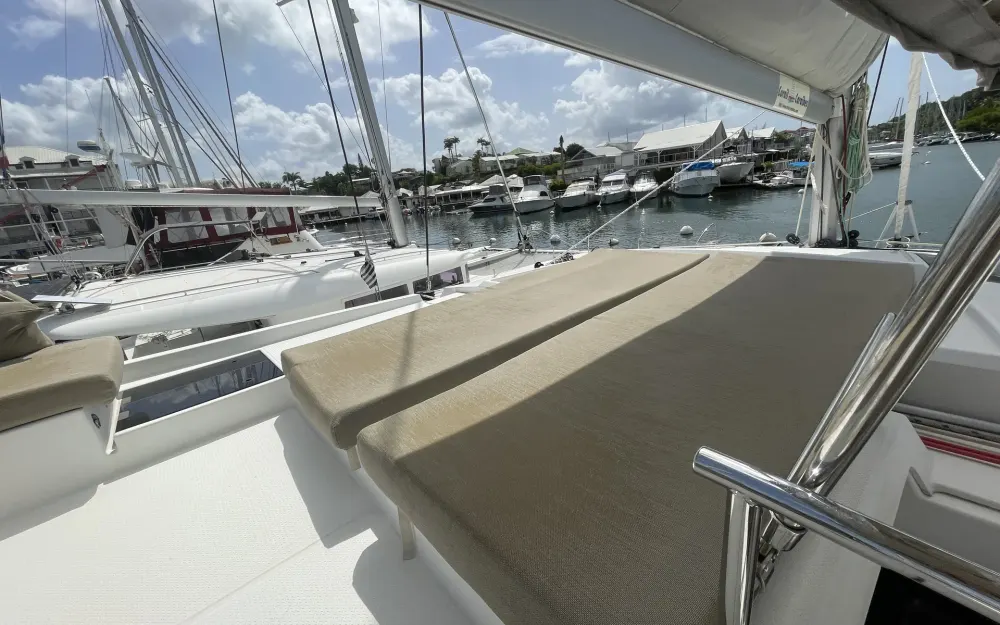 slider 26 Fountaine Pajot Saona 47