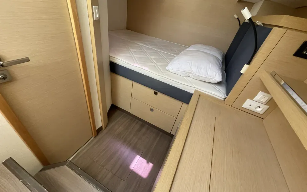 slider 2 Fountaine Pajot Saona 47