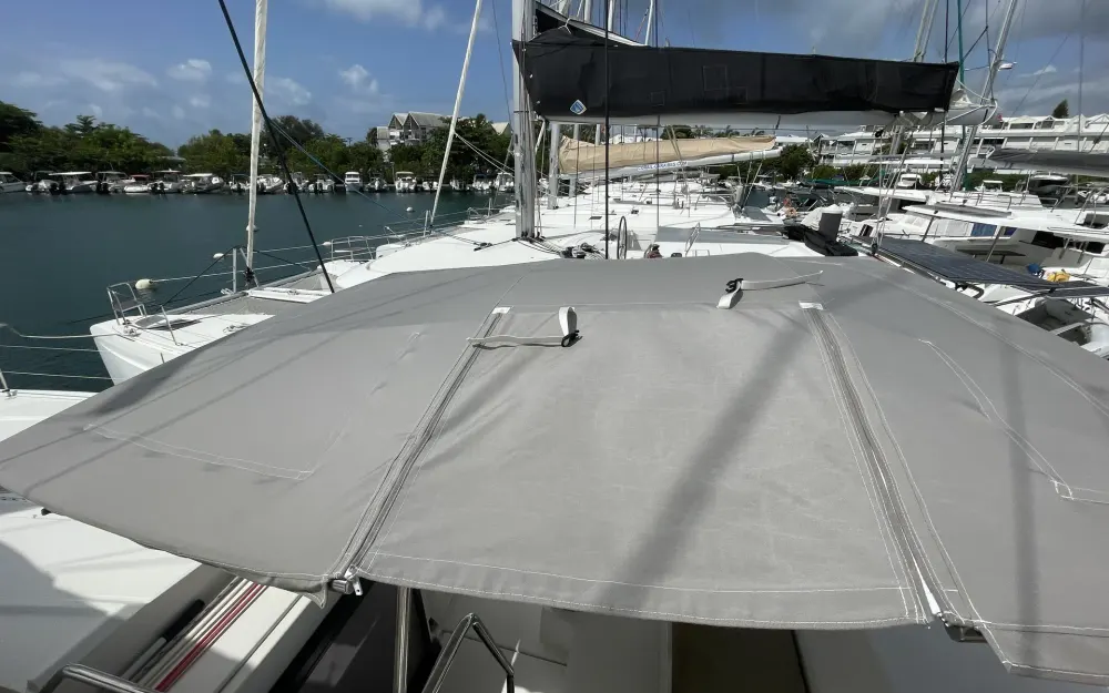 slider 29 Fountaine Pajot Saona 47
