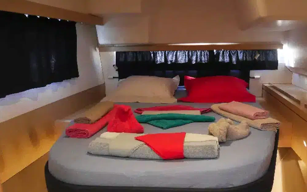 slider 33 Fountaine Pajot Saona 47