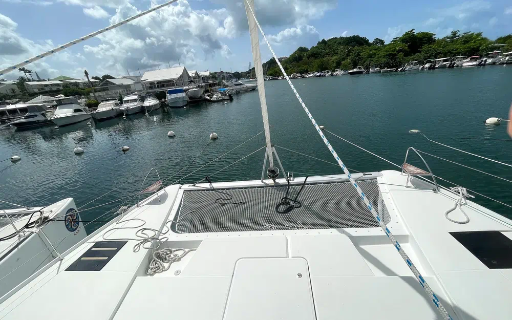 slider 37 Fountaine Pajot Saona 47