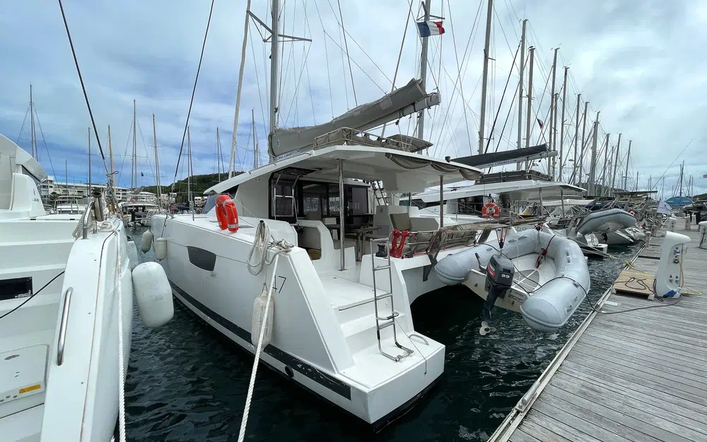 slider 40 Fountaine Pajot Saona 47