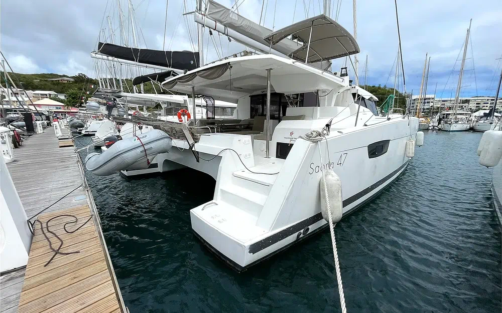 slider 44 Fountaine Pajot Saona 47