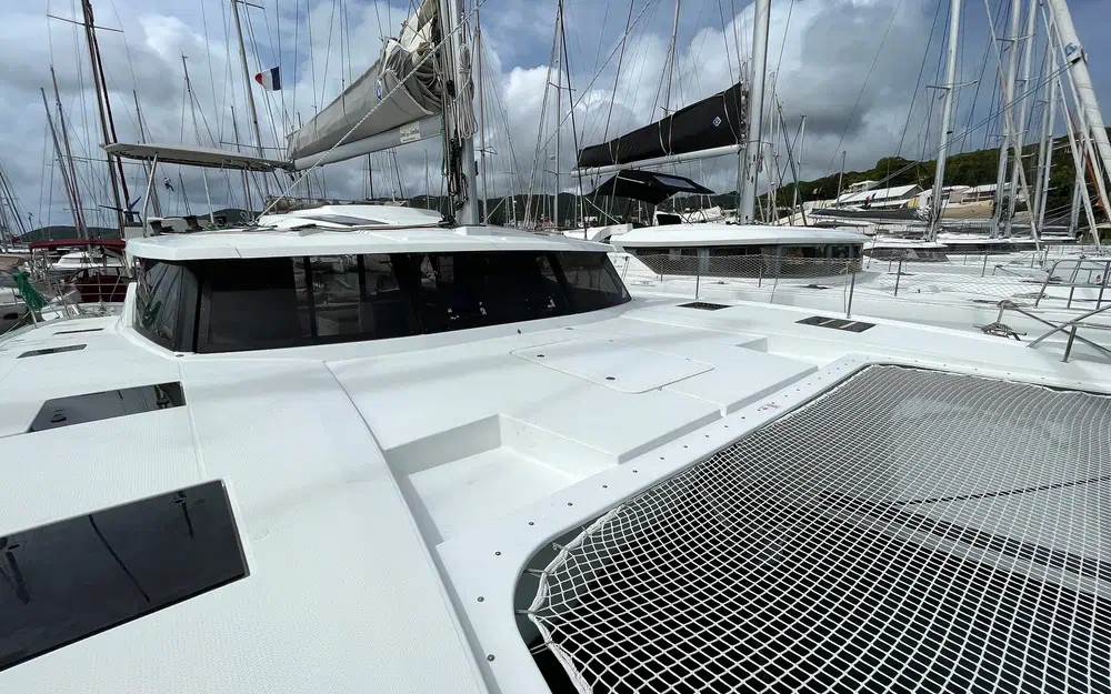 slider 49 Fountaine Pajot Saona 47