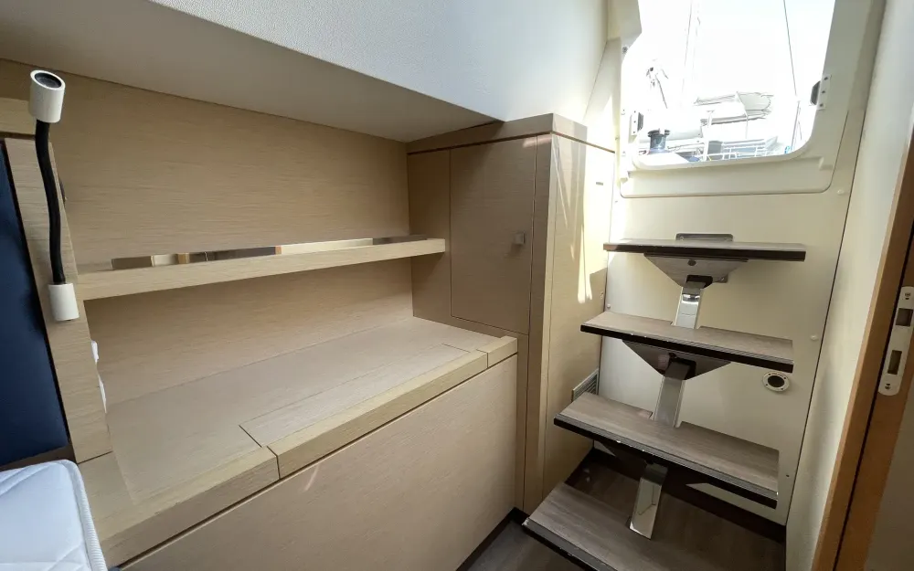 slider 8 Fountaine Pajot Saona 47