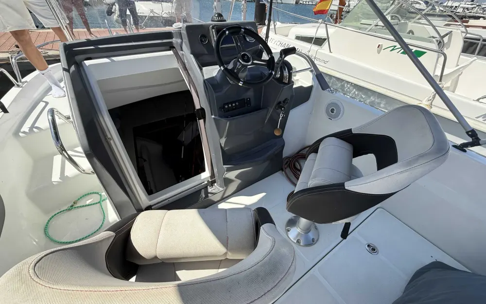 slider 4 Beneteau Flyer 6.6 SUNdeck