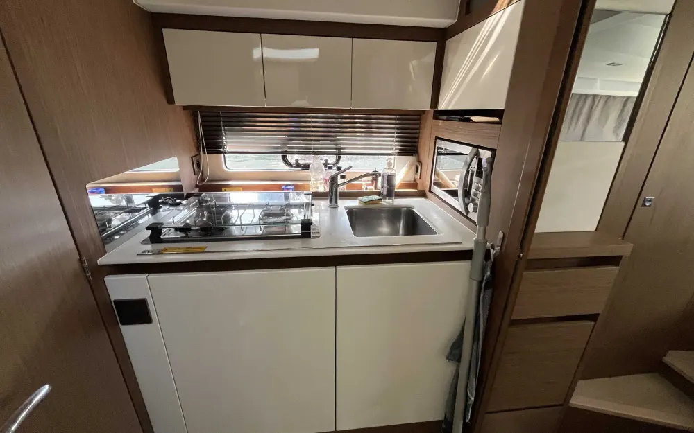 slider 6 Jeanneau Leader 36 - null