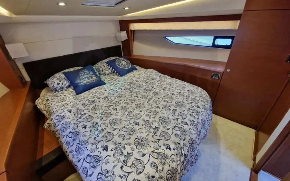slider 12 Jeanneau Prestige 500 Fly