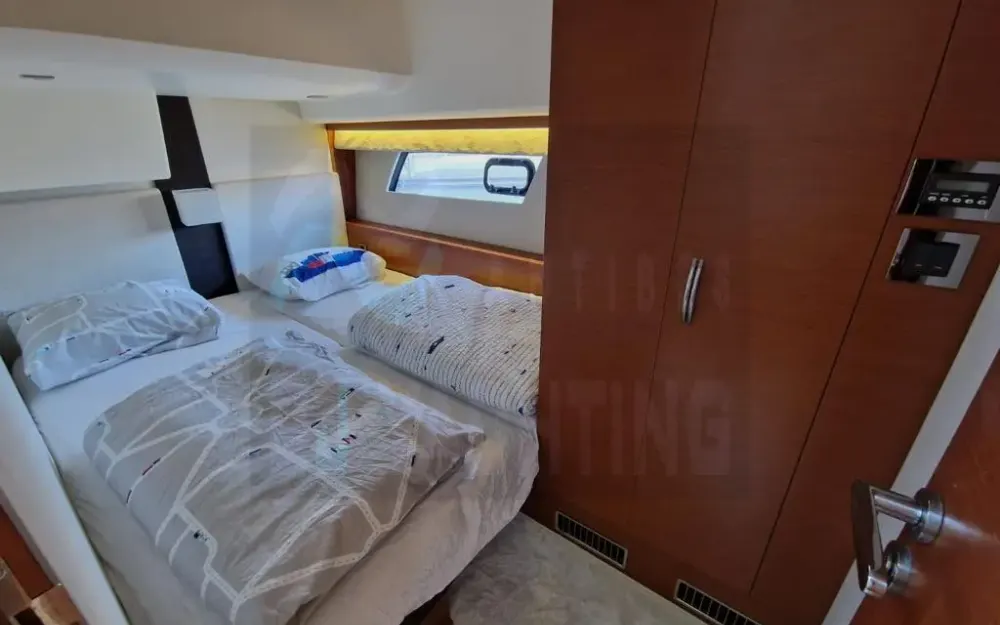 slider 14 Jeanneau Prestige 500 Fly