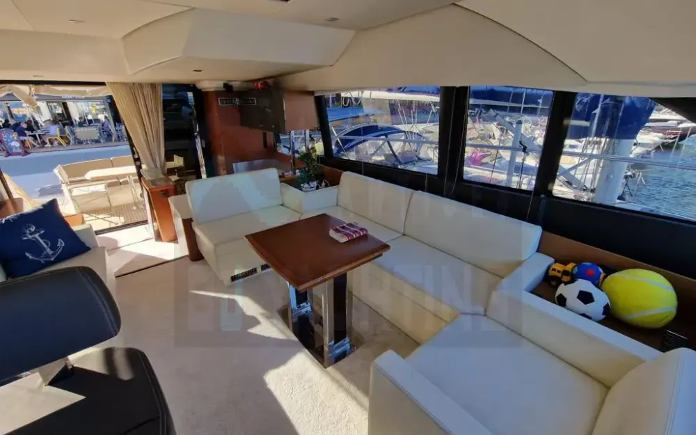 slider 3 Jeanneau Prestige 500 Fly