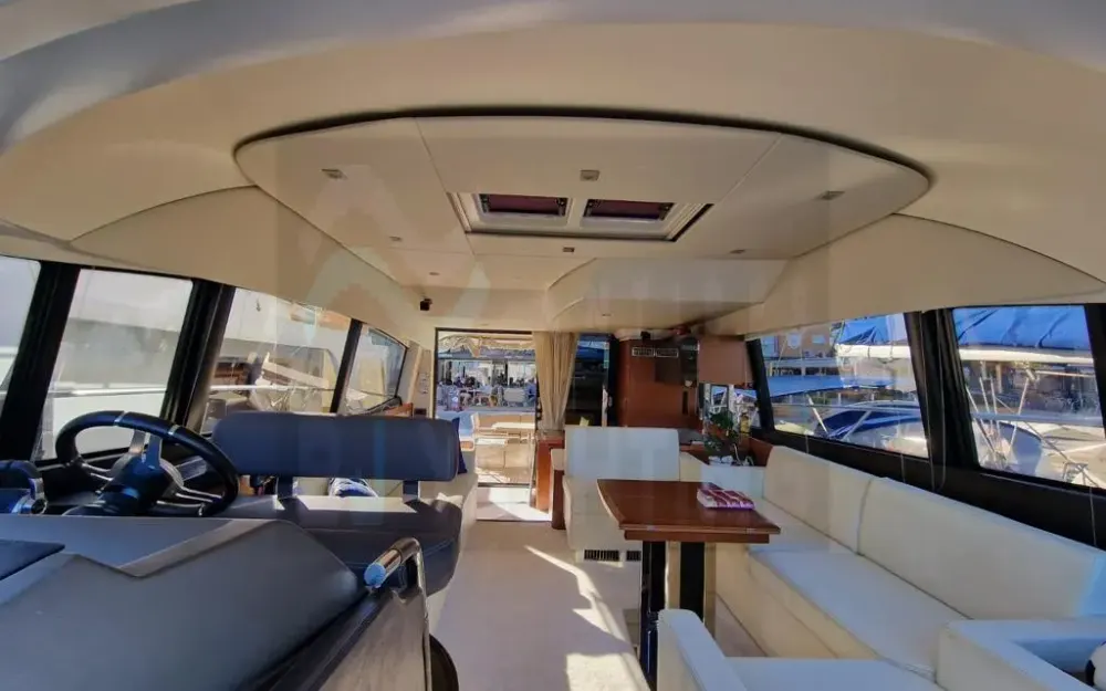 slider 4 Jeanneau Prestige 500 Fly