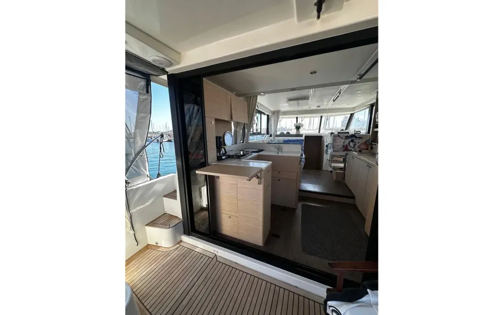 slider 3 Beneteau Swift Trawler 41 Fly