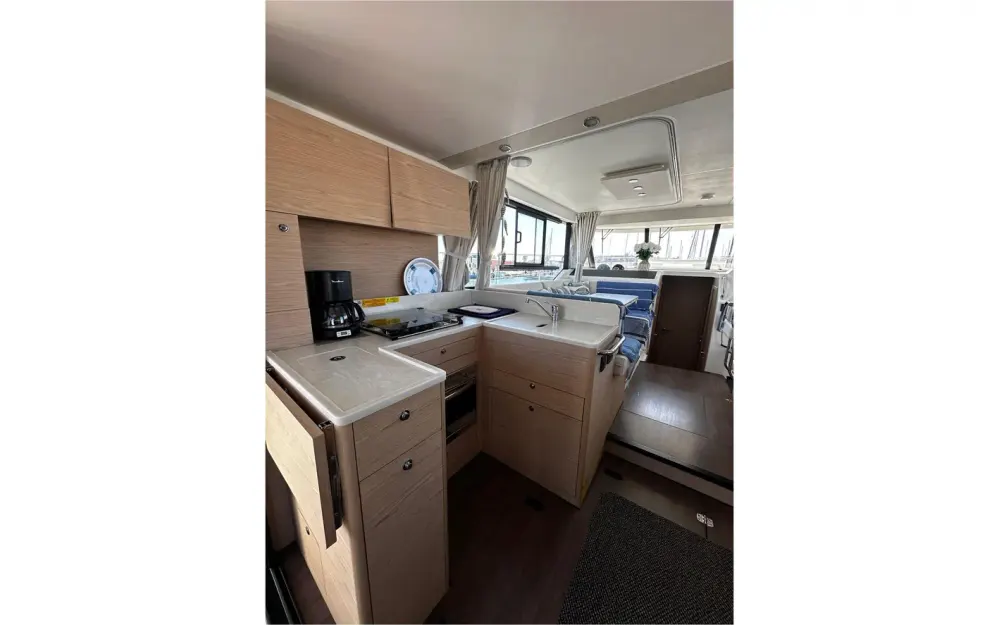 slider 4 Beneteau Swift Trawler 41 Fly