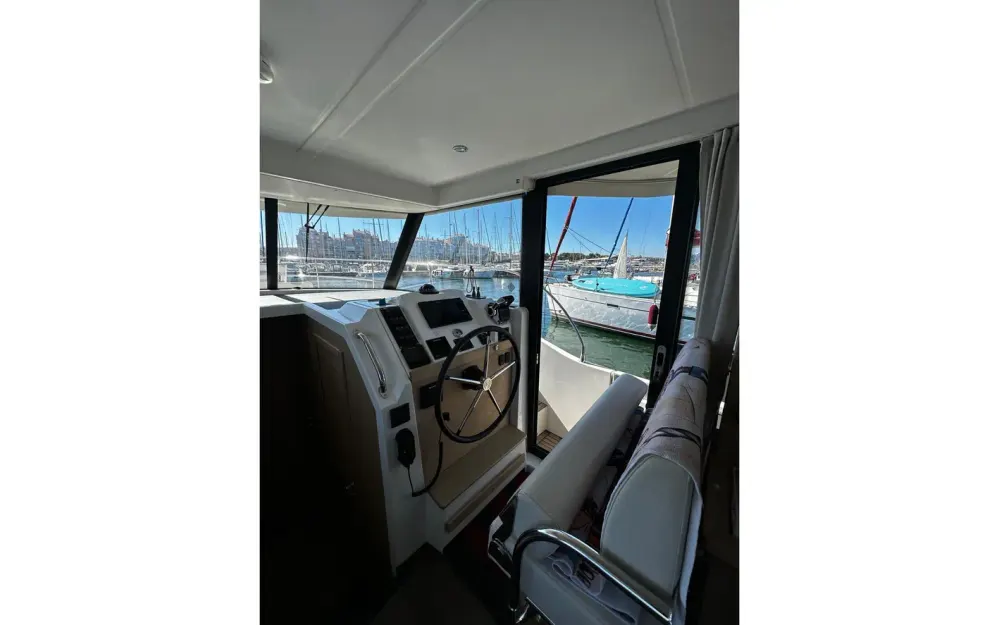 slider 8 Beneteau Swift Trawler 41 Fly - null
