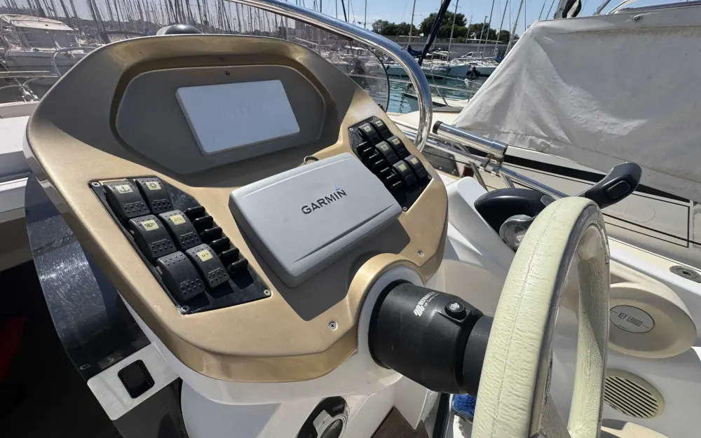 slider 4 Sessa Marine Key Largo 24