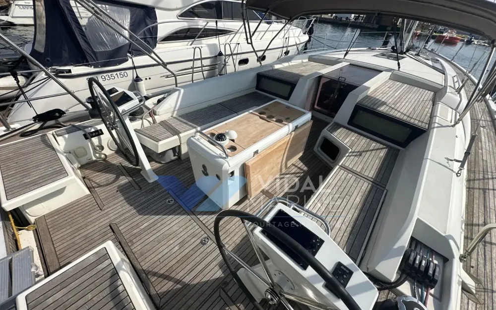slider 1 Beneteau Oceanis 51.1