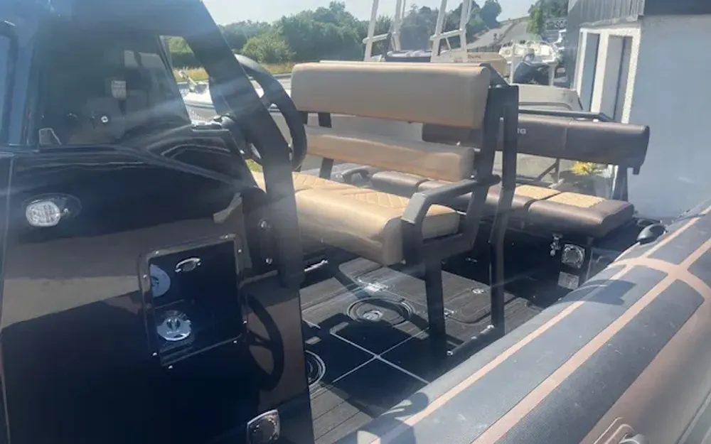 slider 9 Brig Navigator 22