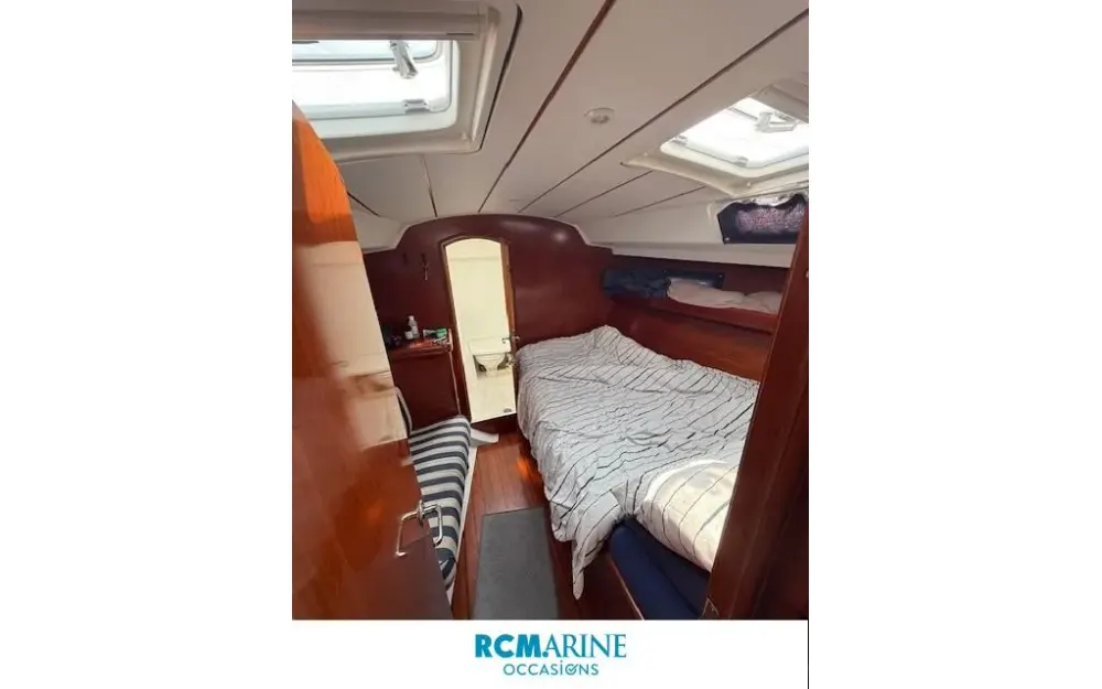 slider 17 Beneteau Oceanis 411 Celebration