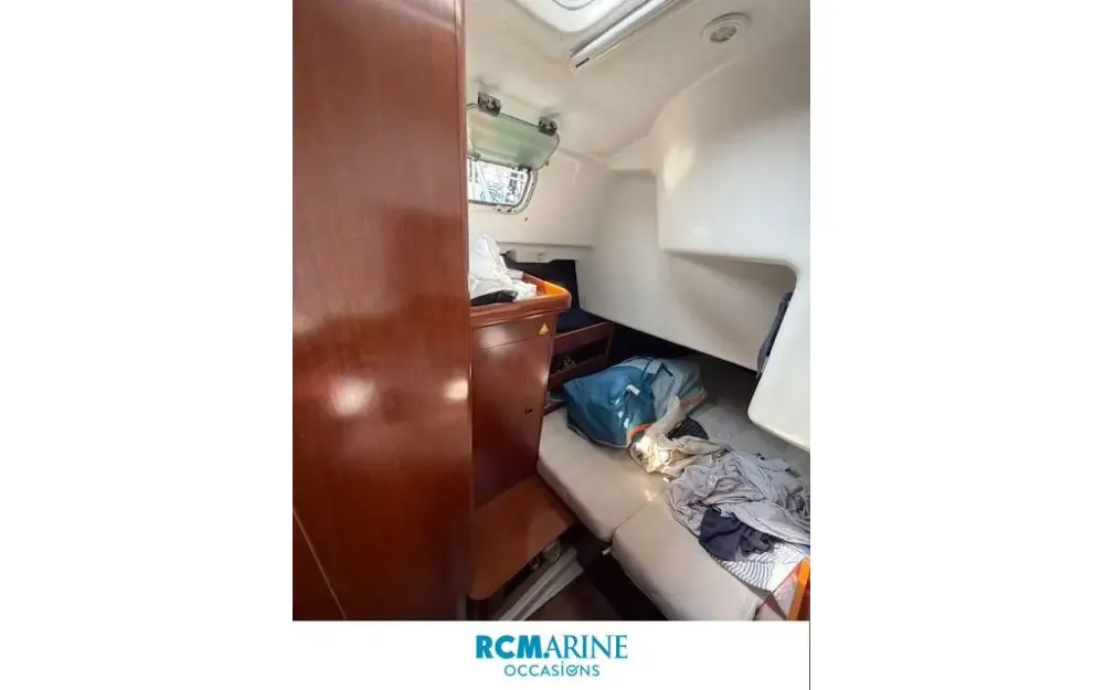 slider 19 Beneteau Oceanis 411 Celebration