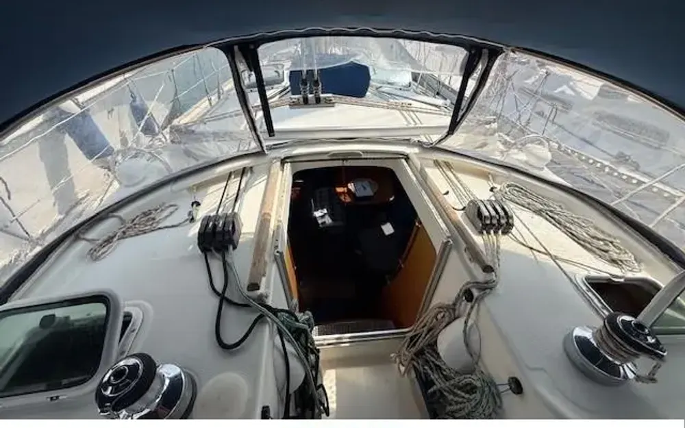 slider 7 Beneteau Oceanis 411 Celebration