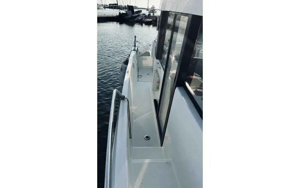slider 5 Beneteau Barracuda 8