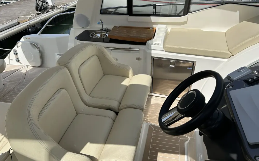 slider 13 Cranchi M 38 Hard Top