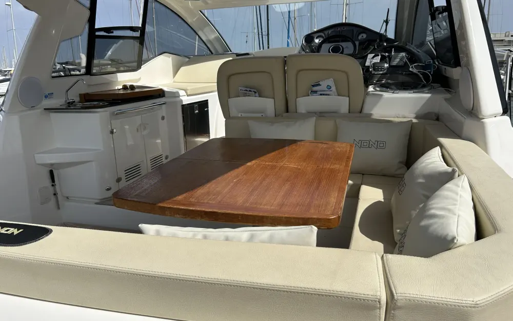 slider 17 Cranchi M 38 Hard Top