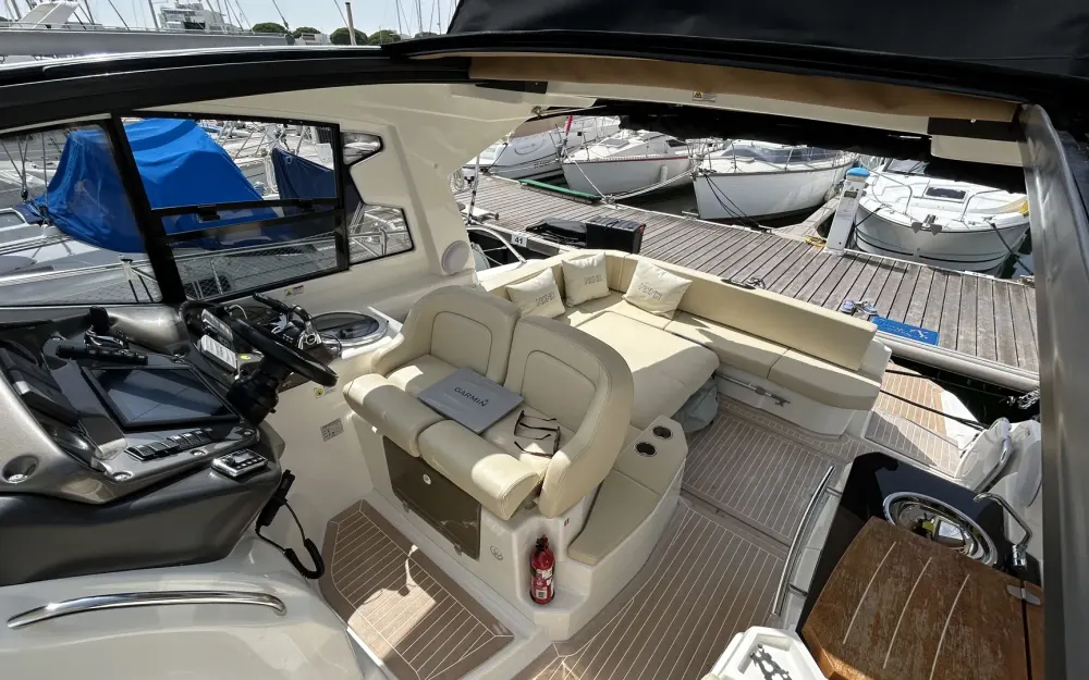 slider 1 Cranchi M 38 Hard Top
