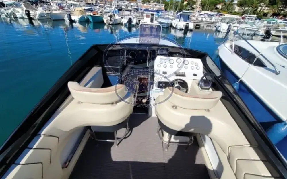 slider 0 Chris Craft  260 Stinger - null