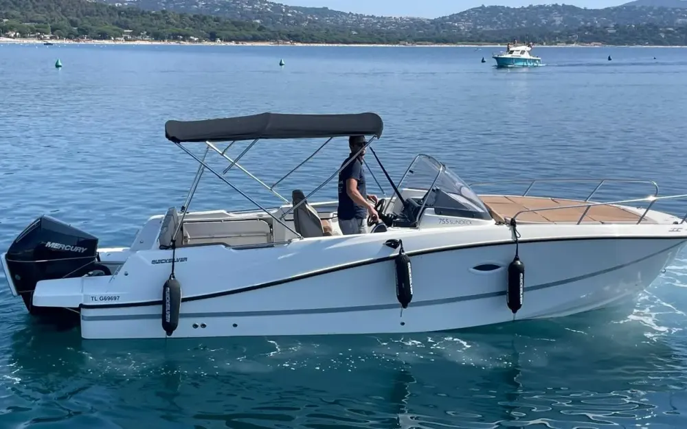 slider 1 Quicksilver Activ 755 Sundeck