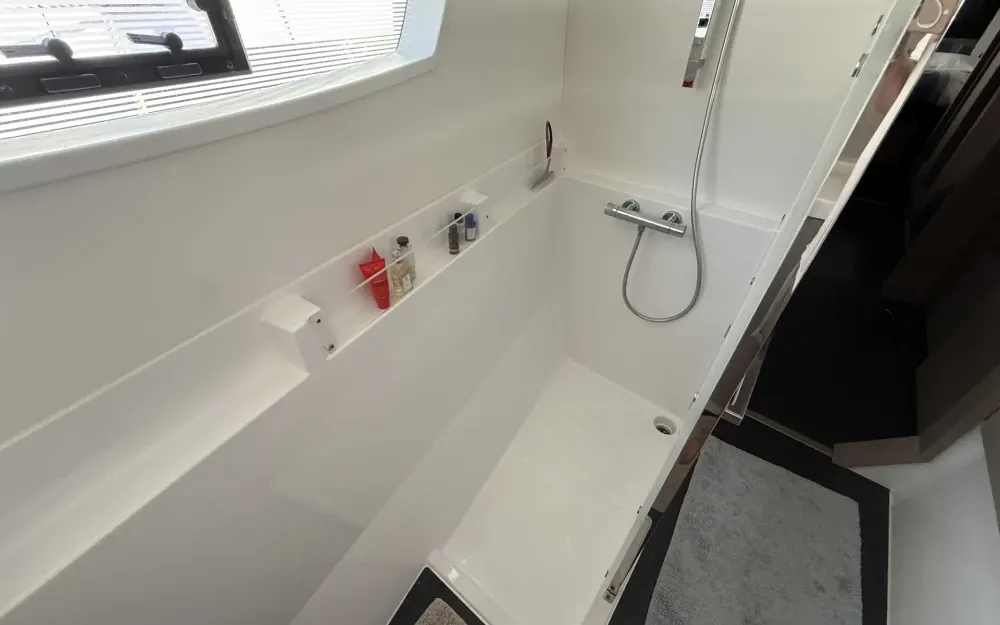 slider 9 Fountaine Pajot Astrea 42