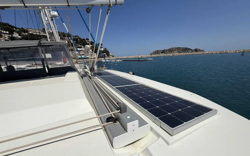 slider 13 Fountaine Pajot Astrea 42