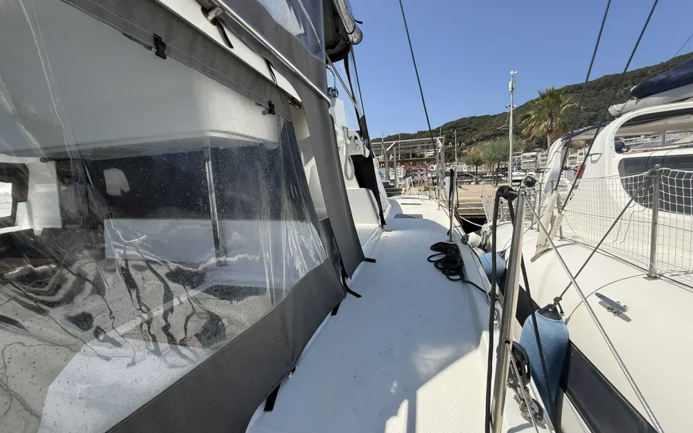 slider 15 Fountaine Pajot Astrea 42