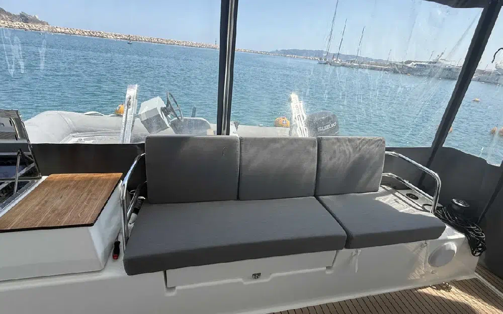 slider 24 Fountaine Pajot Astrea 42