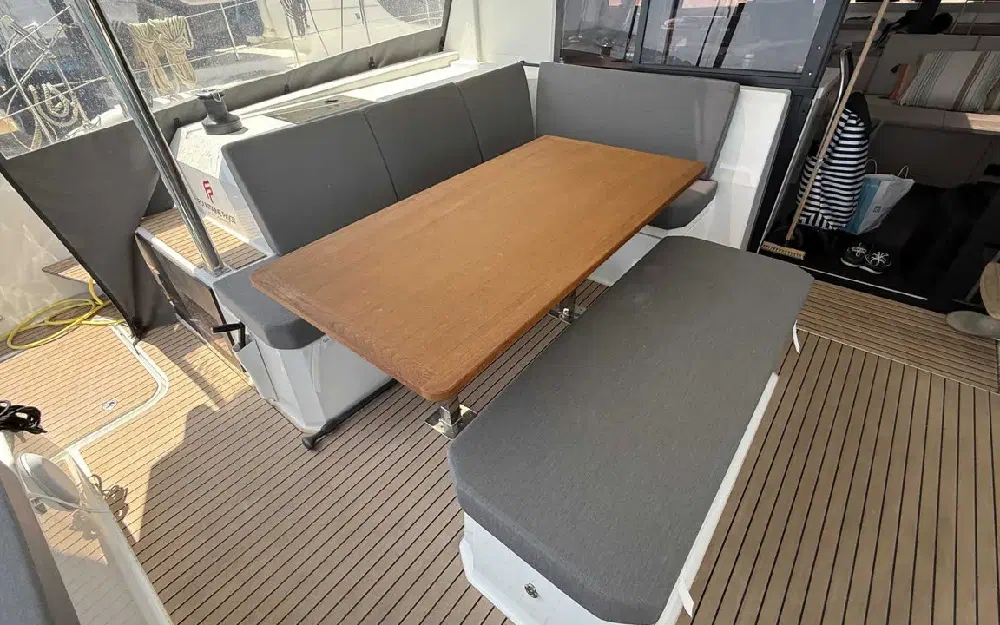 slider 25 Fountaine Pajot Astrea 42