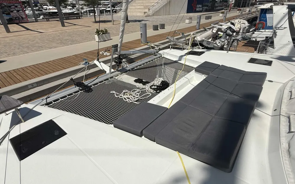 slider 4 Fountaine Pajot Astrea 42