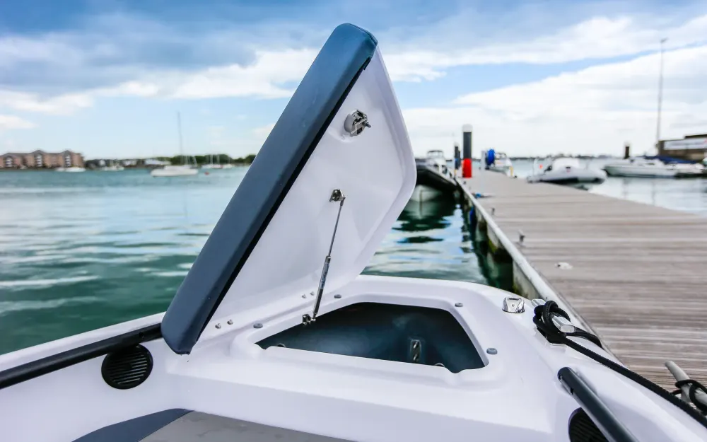 slider 8 Axopar  22 Spyder