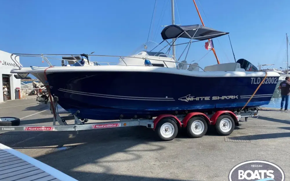 slider 0 Kelt White Shark 248